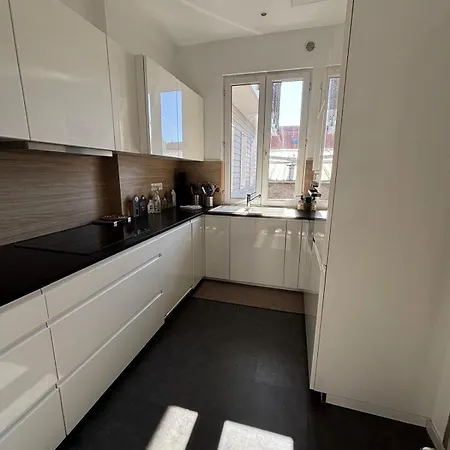 Spacieux, Pour 2 Ou Pro, Plein Centre *