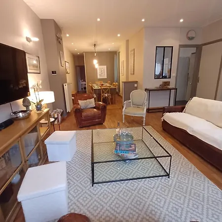 Spacieux, Pour 2 Ou Pro, Plein Centre Apartment